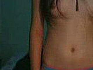 Young Amateur Webcam girl needs to personate !