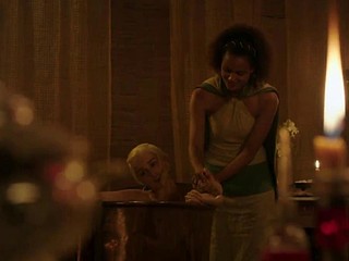 Emilia Clarke nude in the bath Relaxation Be expeditious for Thrones S03E08 2013